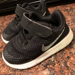 Kids Black Nike Free Run size 5